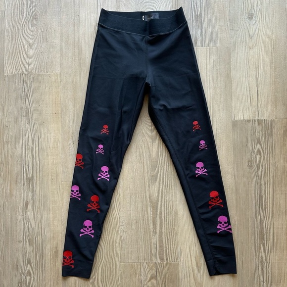 ULTRACOR x SoulCycle Scatter Skull Leggings Size Medium Women’s workout pants - Picture 3 of 10